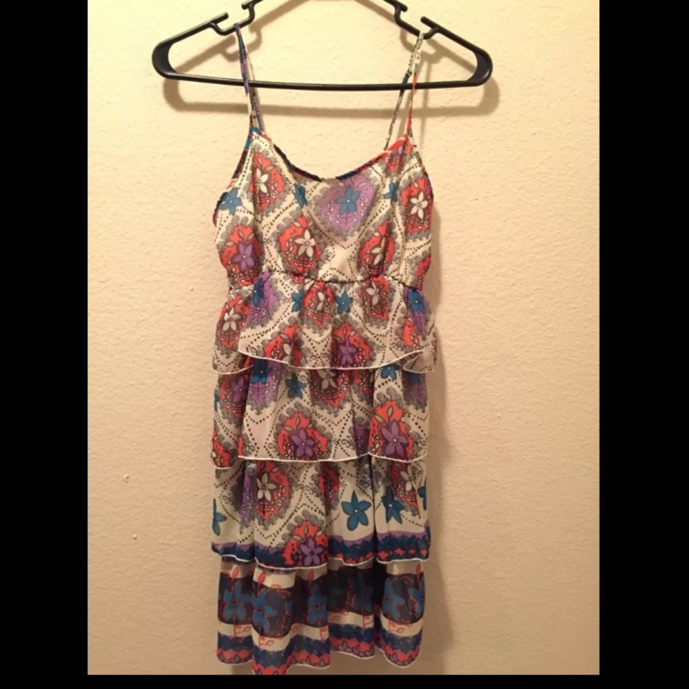 JUNIORS small summery dress w ruffles